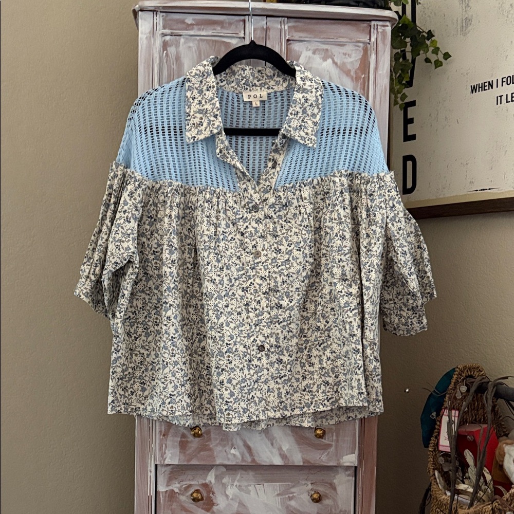 POL Blue and Cream Floral Blouse